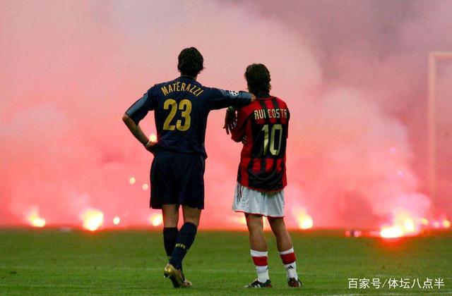 拉拉维亚晒照庆祝客场之旅结束