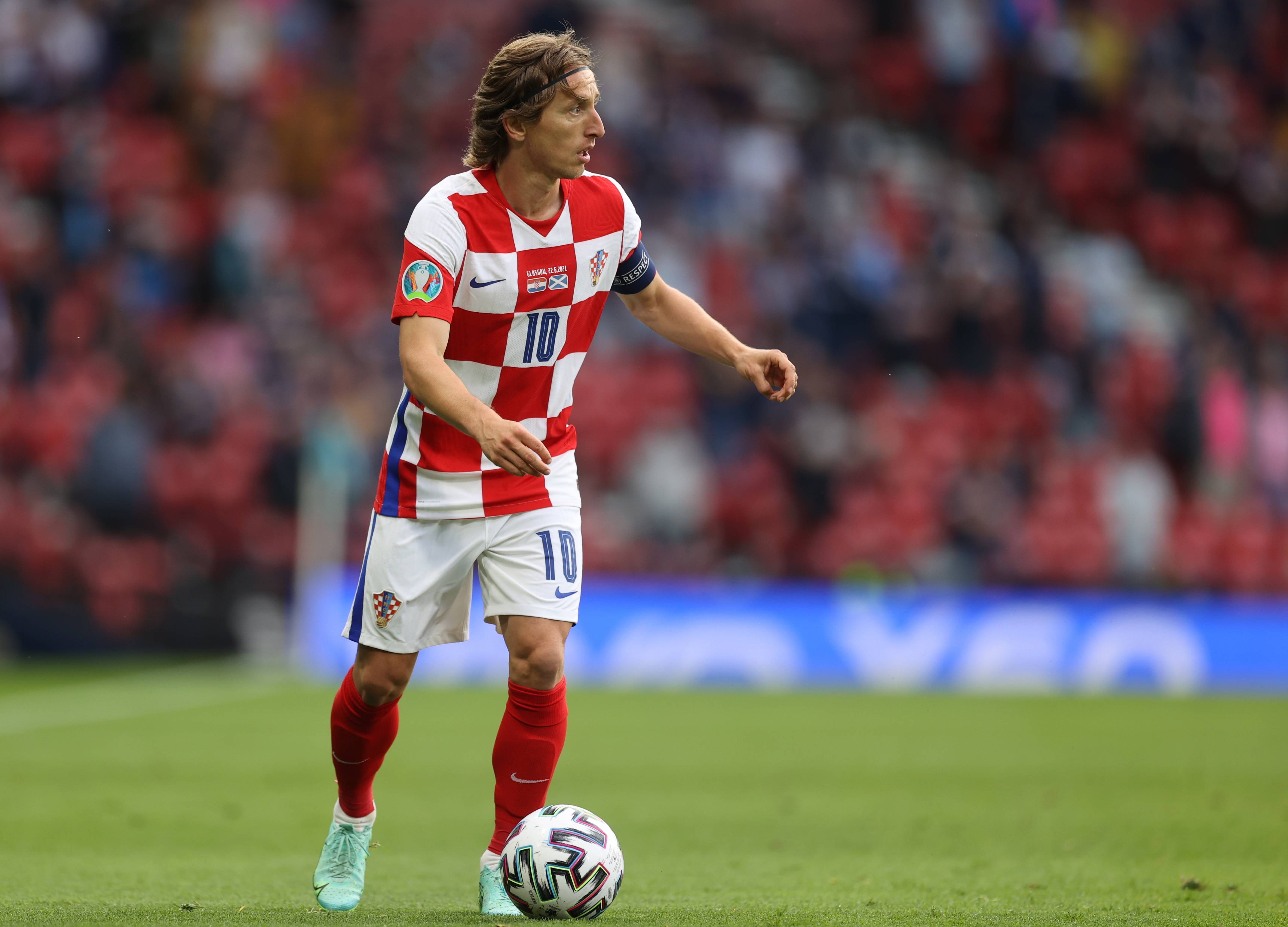 记者：泰山以次顶薪续约瓦科，有海滨城市球队报价但球员无意