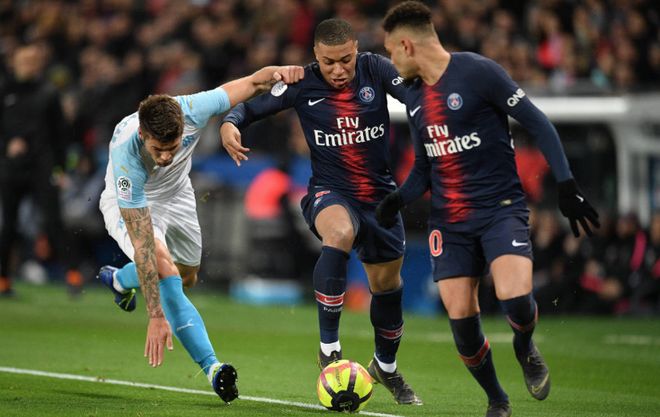 足球欧冠淘汰赛门票秒罄，黄牛翻倍叫价（欧冠淘汰赛门票瞬间售罄，黄牛加价翻倍）