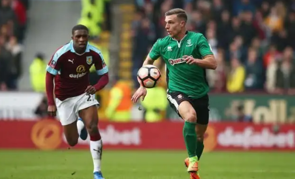 马约拉尔：被西班牙征召是我的目标；本泽马总会鼓励我