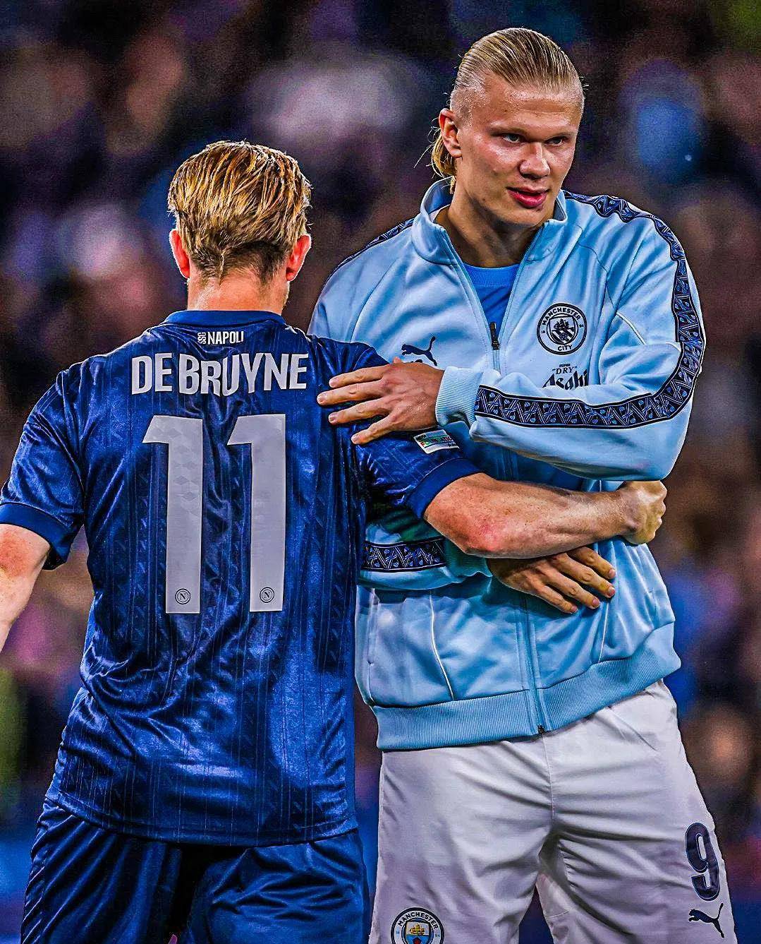 镜报：安菲尔德球迷因现场警报响起被暂时疏散，现已重新进场