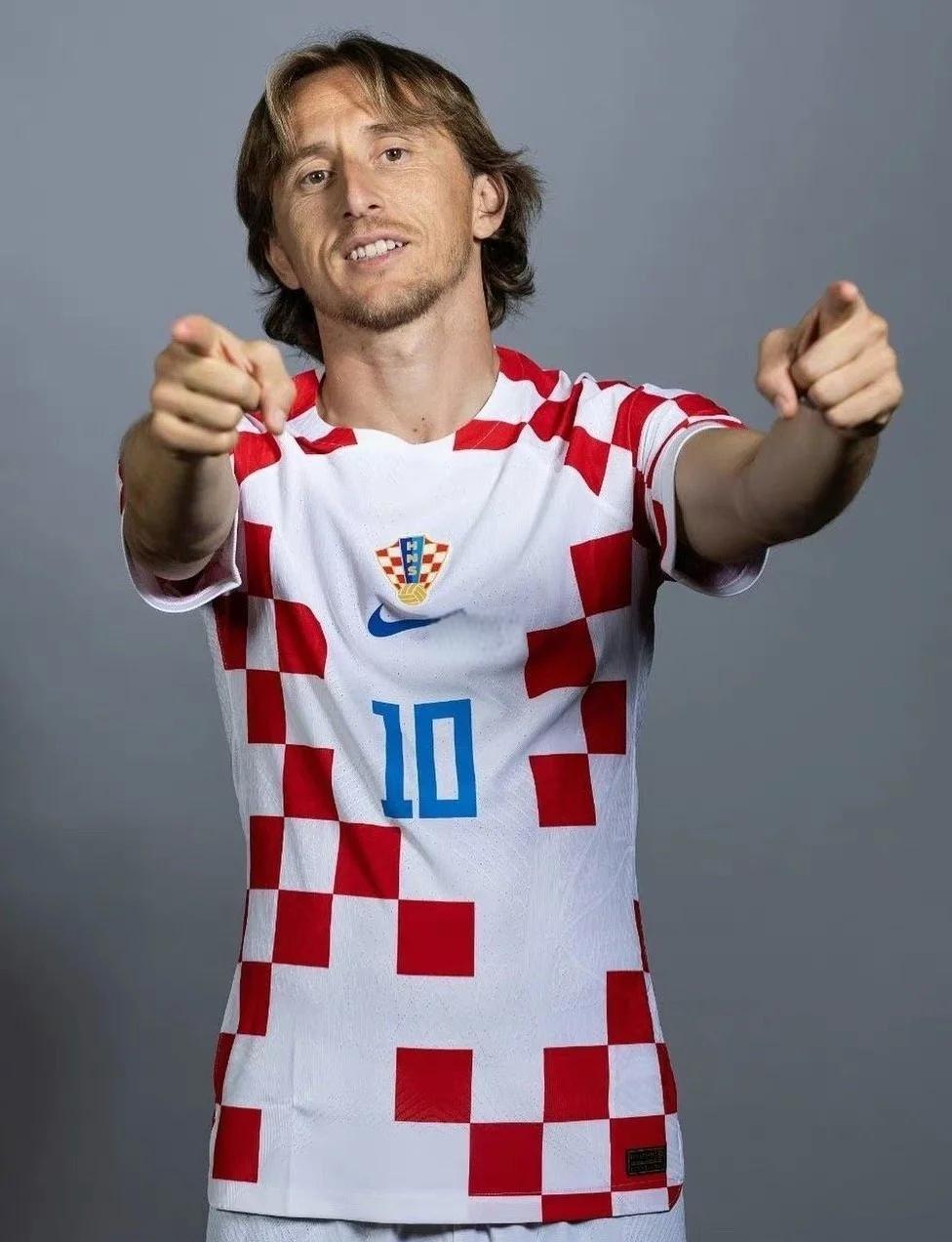 巴萨公布欧冠首发11人阵容迎战法兰克福