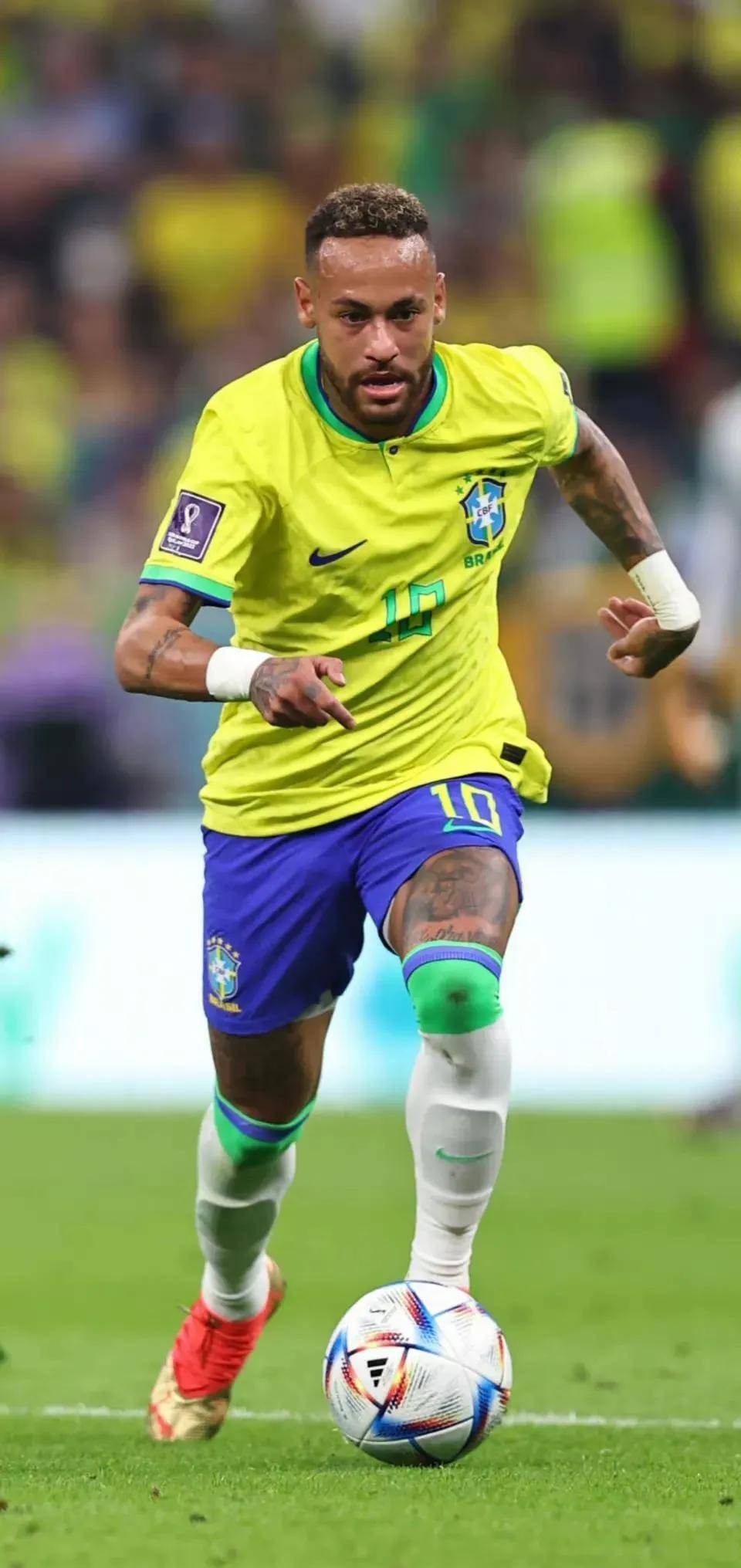 意甲出现一条大鱼！4大豪门开始抢人，年仅26岁4000万欧底价（意甲迎来重磅目标！四大豪门竞相出手，26岁球员起价4000万欧）